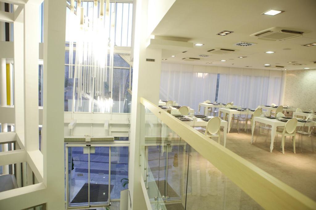 Garni Hotel Centar Novi Sad Restoran gambar